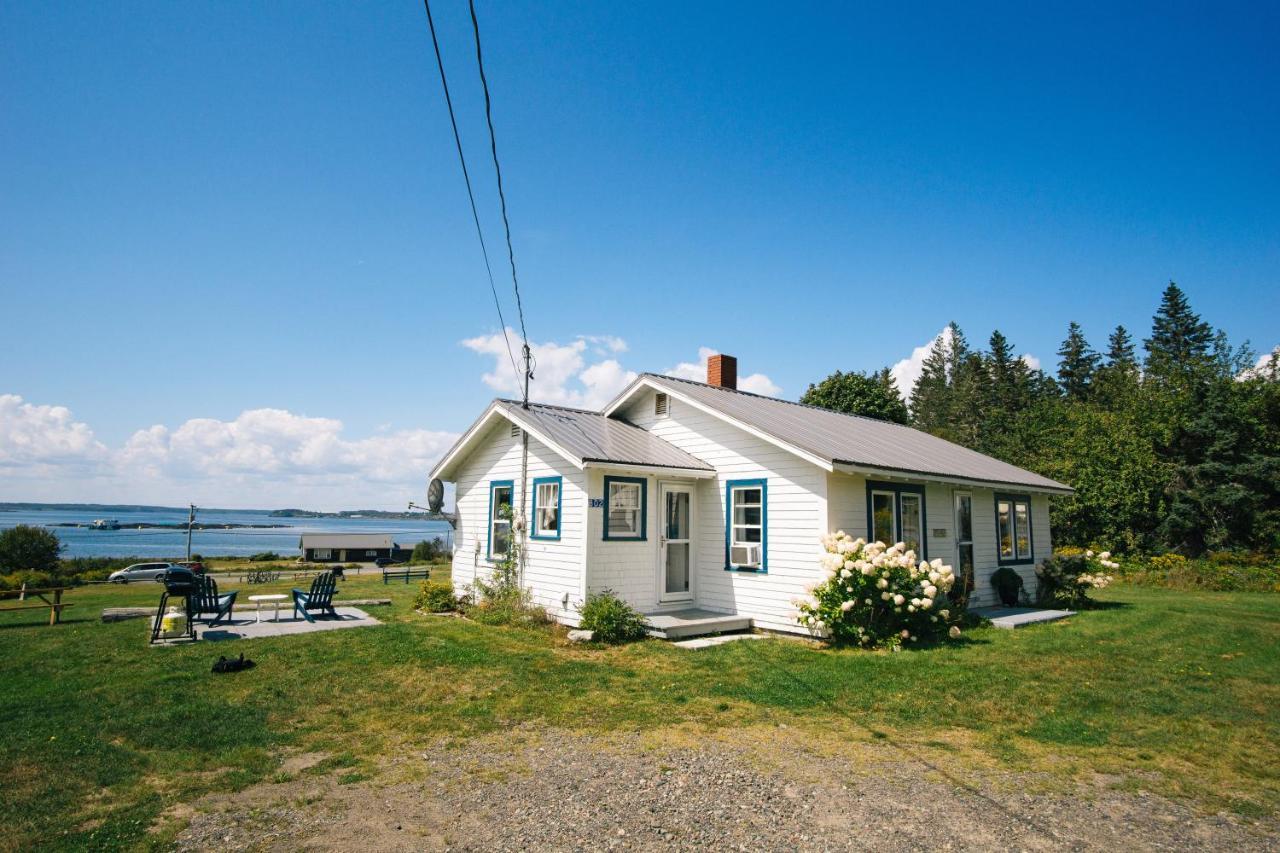 Friars Bay Inn & Cottages Welshpool ภายนอก รูปภาพ