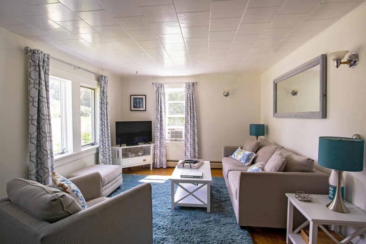 Friars Bay Inn & Cottages Welshpool ภายนอก รูปภาพ