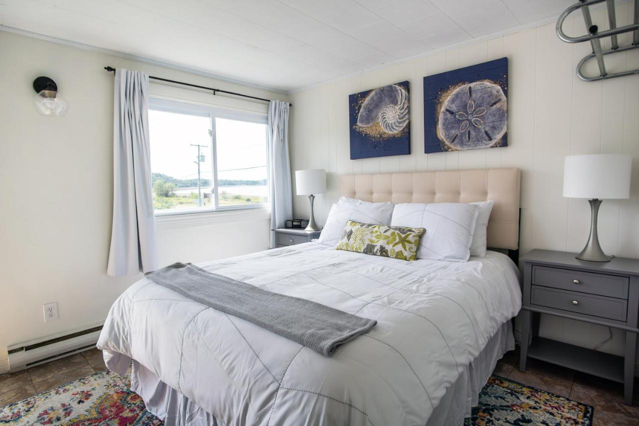Friars Bay Inn & Cottages Welshpool ภายนอก รูปภาพ