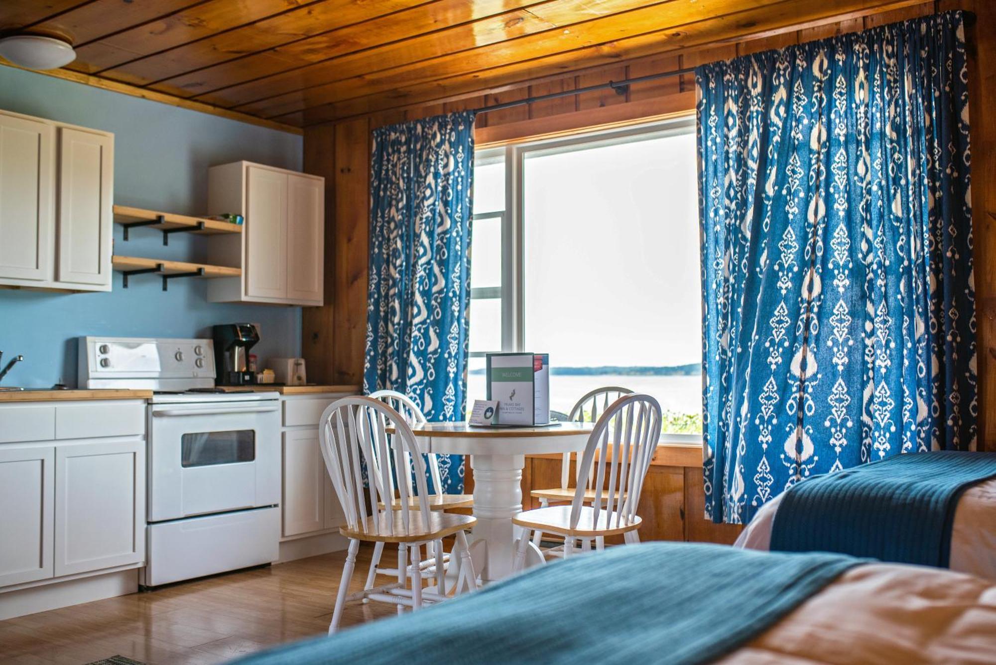 Friars Bay Inn & Cottages Welshpool ห้อง รูปภาพ